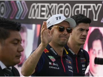 ¡Increíble 'Checo' Pérez! Rebasó de forma espectacular a los dos Mercedes en el GP de Brasil
