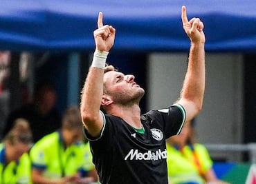 Santiago Giménez muy cerca de regresar a las canchas, el mexicano ya entrena con el Feyenoord