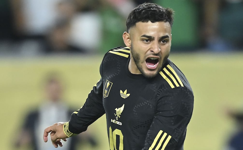 Alexis Vega con la Selección Mexicana, durante la Copa Oro - Foto: Imago7