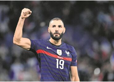 Karim Benzema niega vínculos con terroristas y se plantea denunciar al político que lo acusó