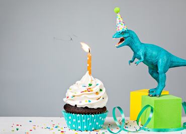 Fiesteros alemanes violan reglas contra Covid-19 y se esconden en armarios