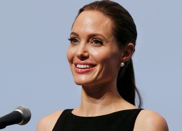 Angelina Jolie, de mujer fatal a dama de sociedad