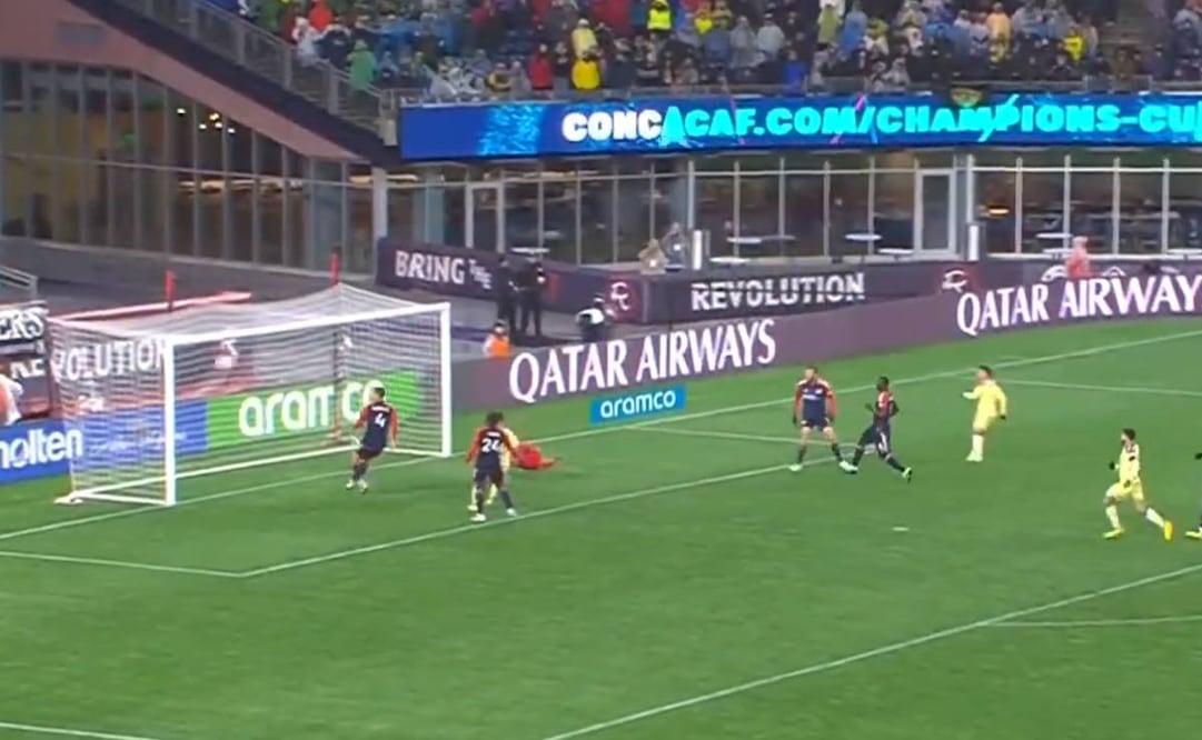 Alejandro Zendejas hizo un golazo para aumentar la ventaja del América ante el New England. Foto: Especial