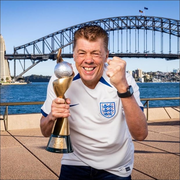 Andy Milne es el aficionado de Inglaterra que puso en venta su casa para ir al Mundial 2026. FOTO: @Footballtweet