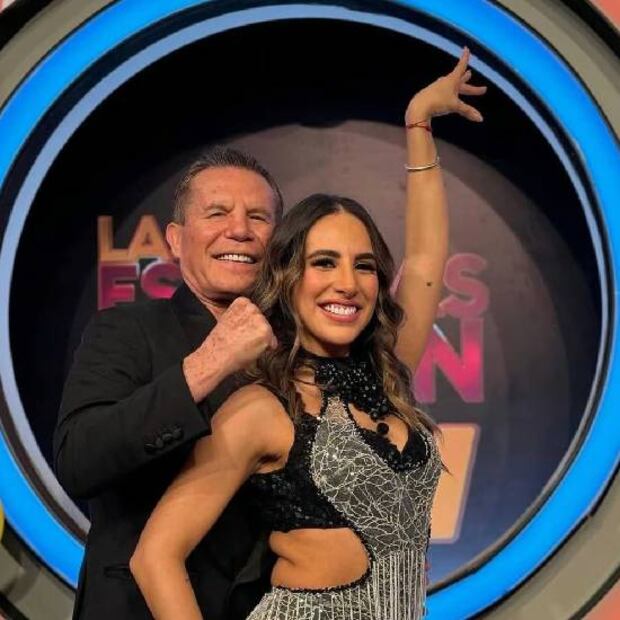 Julio César Chávez ha apoyado a su hija en cada uno de los proyectos en los que participa. Foto: Especial