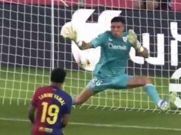 Álex Padilla protagoniza una sorprendente atajada contra el Barcelona