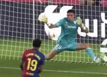 Álex Padilla protagoniza una sorprendente atajada contra el Barcelona