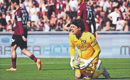 Memo Ochoa consuma con el Salernitana el tercer descenso de su carrera