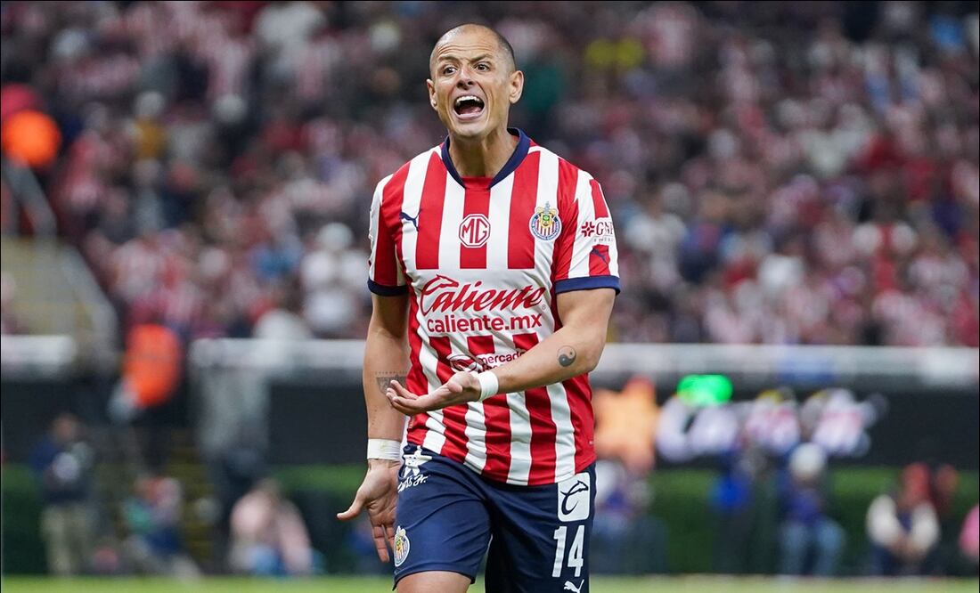Chicharito Hernández es tundido en redes sociales luego de la eliminación de Chivas en Play-In / FOTO: Imago7