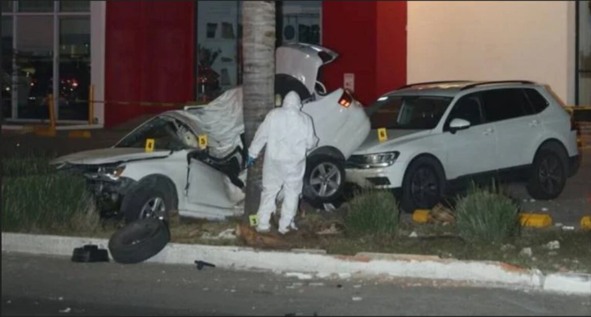Así quedó el auto de Karla Torres luego de su accidente. Foto: Especial