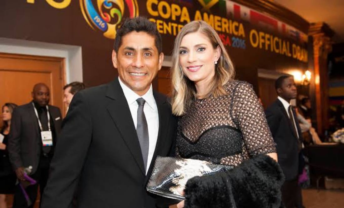 Jorge Campos y Marcy Raston están casados desde 2007 y tiene una hija que también es amante de los deportes. Foto: Especial