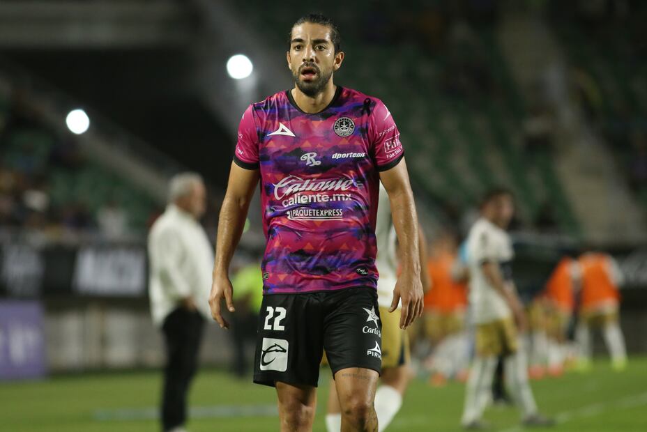 Pizarro muy poco pudo hacer en la derrota de su equipo el Mazatlán. Foto: Imago7.