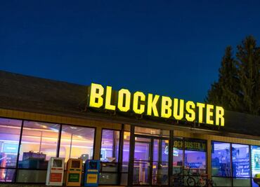 Ahora puedes hospedarte en la última tienda Blockbuster