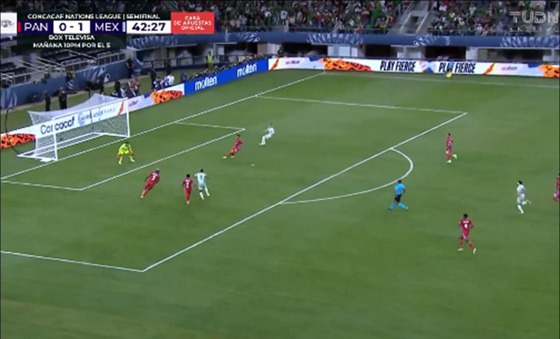 Julián Quiñones convirtió su primer gol con la Selección Mexicana / Foto: Especiales