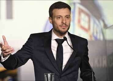 Anselmi explota en vs Cruz Azul; lo acusa de cambiar 'reglas del juego' en negociación con el Porto