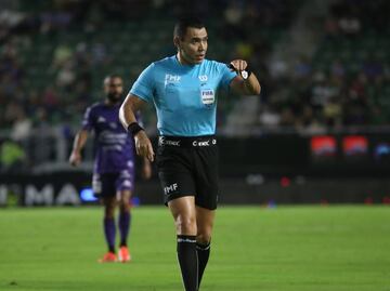 Gato Ortiz se encuentra respaldado por la Comisión de Árbitros por expulsión de Salomón Rondón