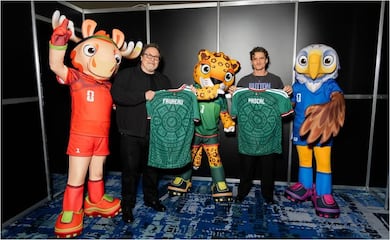 Las mascotas del Mundial 2026 conviven con estrellas de Star Wars y les entregan jersey del Tri