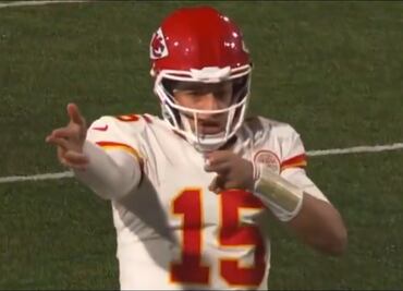 Patrick Mahomes es multado por la NFL luego del gesto violento que realizó en el juego ante Bills
