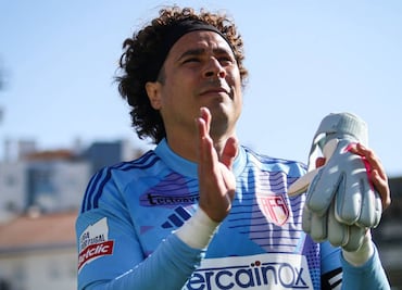Guillermo Ochoa necesita de un auténtico milagro para evitar descender en Portugal