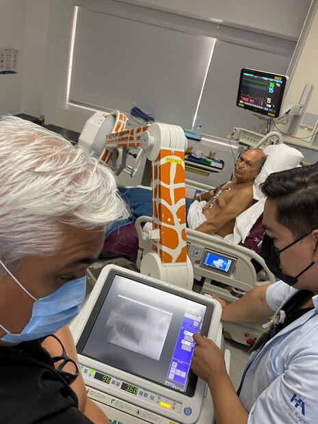 El padre de Checo Pérez se encuentra actualmente en terapia intensiva. Foto: @gabomrubio