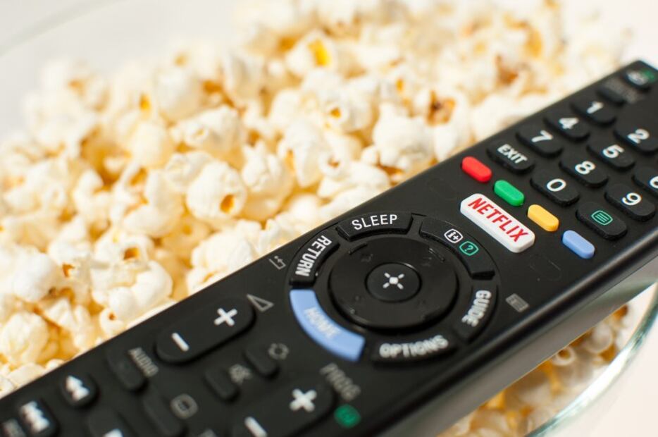 ¿Su salvación o su ruina? Netflix te cobrará extra por compartir tu cuenta