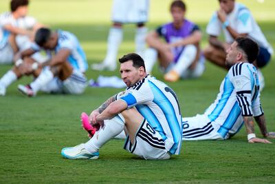 Lionel Messi regresó a Argentina en jet privado sin contacto con aficionados para descansar después del Mundial
