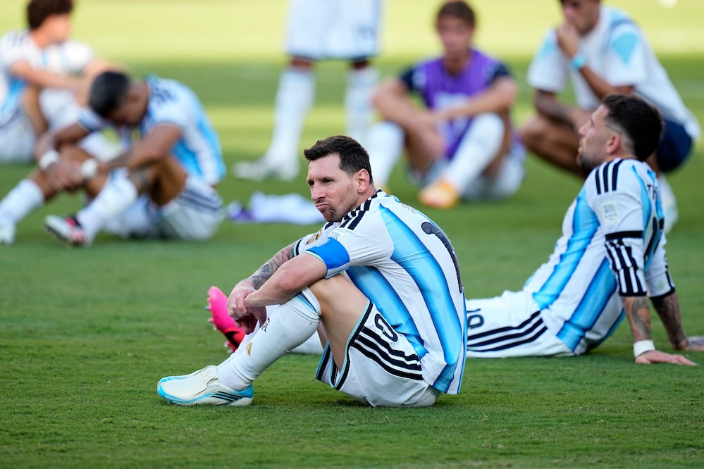 Lionel Messi en lamento con la selección de Argentina, tras caer ante España en la final del Mundial de 2026 - Foto: AP