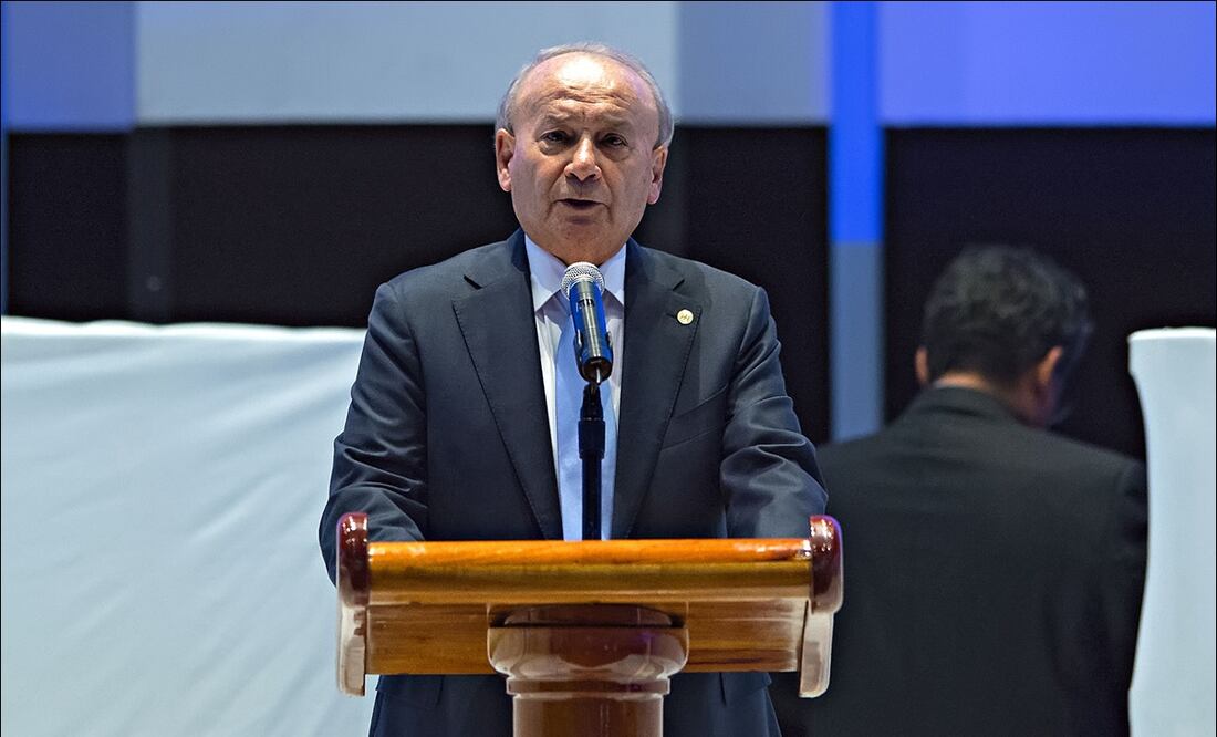 Guillermo Álvarez fue detenido por agentes de la FGR. FOTO: Imago7