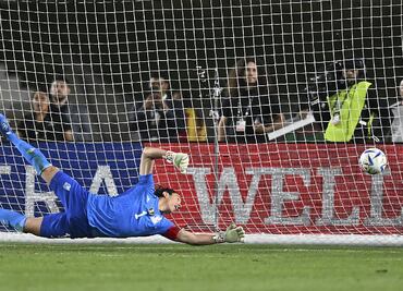 México desperdició una ventaja de dos goles ante Colombia y despidió el año con derrota