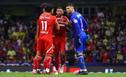 Jugadores de los Diablos Rojos casi se agarran a golpes durante la goleada recibida frente al América