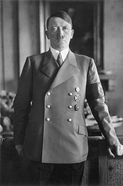La difícil y traumática infancia de Adolf Hitler