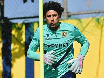 Guillermo Ochoa se quedó sin entrenador luego de la goleada que sufrió en Chipre