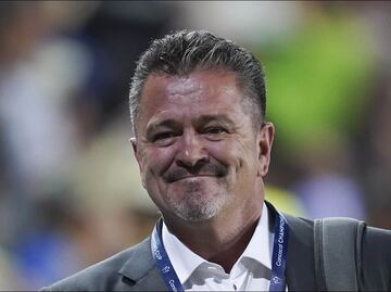 Carlos Hermosillo revienta a sus compañeros de FOX Sports: “Estudien para que entiendan”