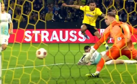 Orbelín Pineda falló la jugada de gol que pudo evitar la eliminación de AEK en Europa League