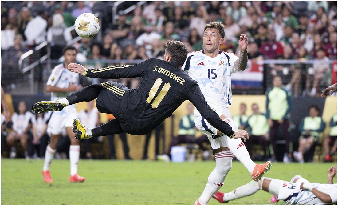 Gol anulado a Santiago Giménez en el partido ante Costa Rica Foto: Imago7