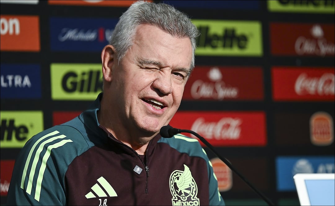 Javier Aguirre, durante una conferencia de prensa. FOTO: Imago7