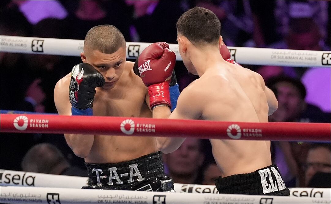 Isaac Cruz en su pelea ante José Valenzuela. FOTO: AP