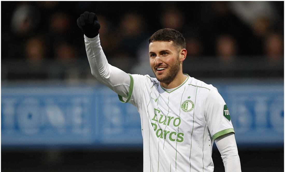 Santiago Giménez festejando un gol con el Feyenoord ante el Excelsior / FOTO: AFP