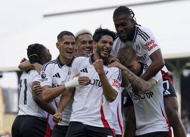 Raúl Jiménez anota un golazo de media vuelta con el Fulham ante Newcastle