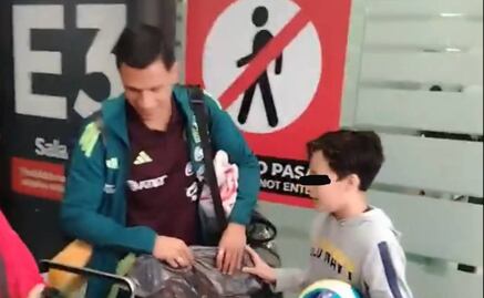 Luis Ángel Malagón recibe grito de un niño que le exige ganarle a Chivas