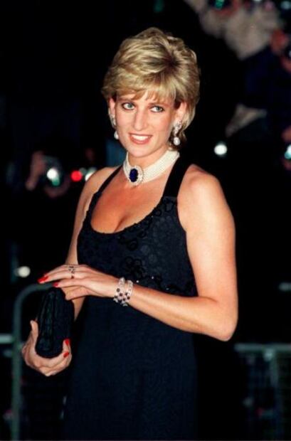 10 looks de Lady Di que marcaron la historia de la moda internacional