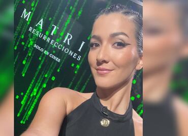 Eréndira Ibarra lució vestido escotado en la premiere de "The Matrix"