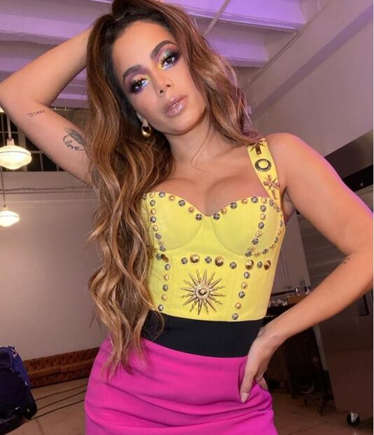 10 datos y fotos de Anitta, la estrella brasileña que surgió de las favelas