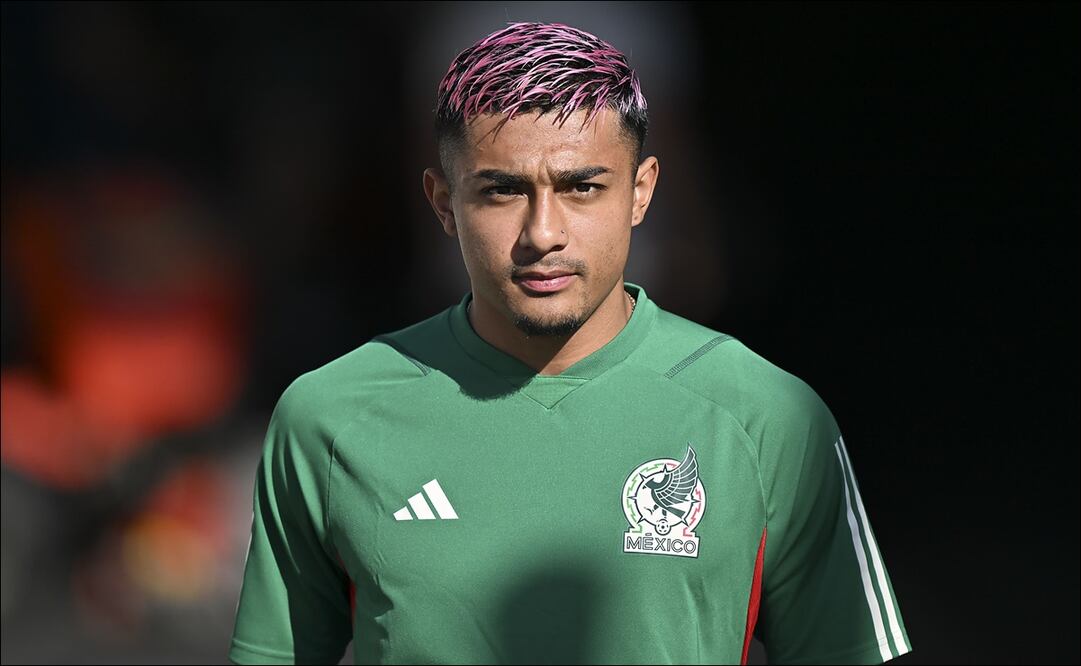 De manera oficial, Julián Araujo cambió al Barcelona por un histórico de la Premier League / FOTO: Imago7