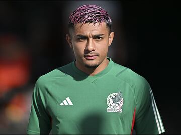 ¡Oficial! Julián Araujo cambia al Barcelona por un histórico de la Premier League