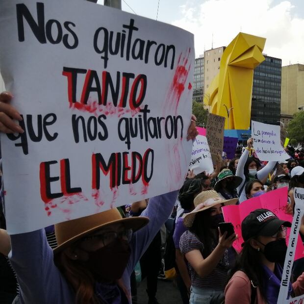 Marcha 8M: Las fotos, los mensajes y las mujeres que luchan por justicia