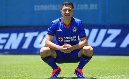 Cruz Azul presume a Andrés Montaño su segundo refuerzo para el Apertura 2024