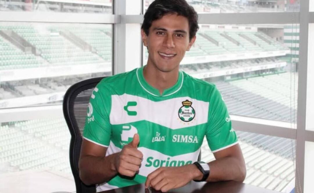 Santos tomó la decisión de terminar la relación de trabajo con el jugador mexicano. Foto: jjmacias9.