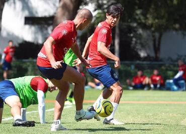 ¡Lista la dupla matadora! Chicharito Hernández y José Juan Macías ilusionan a los aficionados de las Chivas