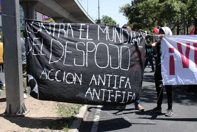 'Mega Reta' es organizada por manifestantes para protestar por el Mundial y el Estadio Banorte